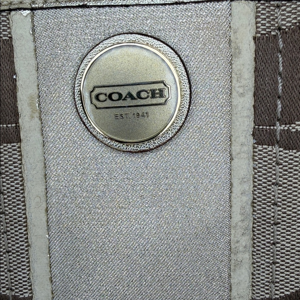 Coach tay and Brown Crossbody bag some rubbing on zipper pull gold tassel - Picture 2 of 15